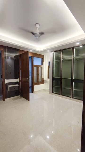 Room in 2 BHK Builder Floor at Malviya Nagar – for Rent
