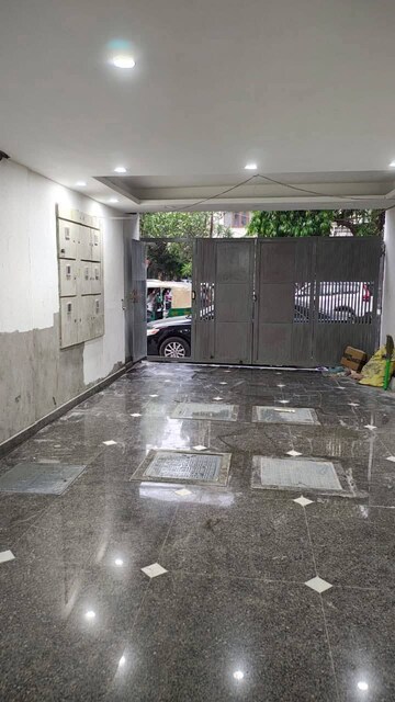 Parking in 2 BHK Builder Floor at Malviya Nagar – for Rent
