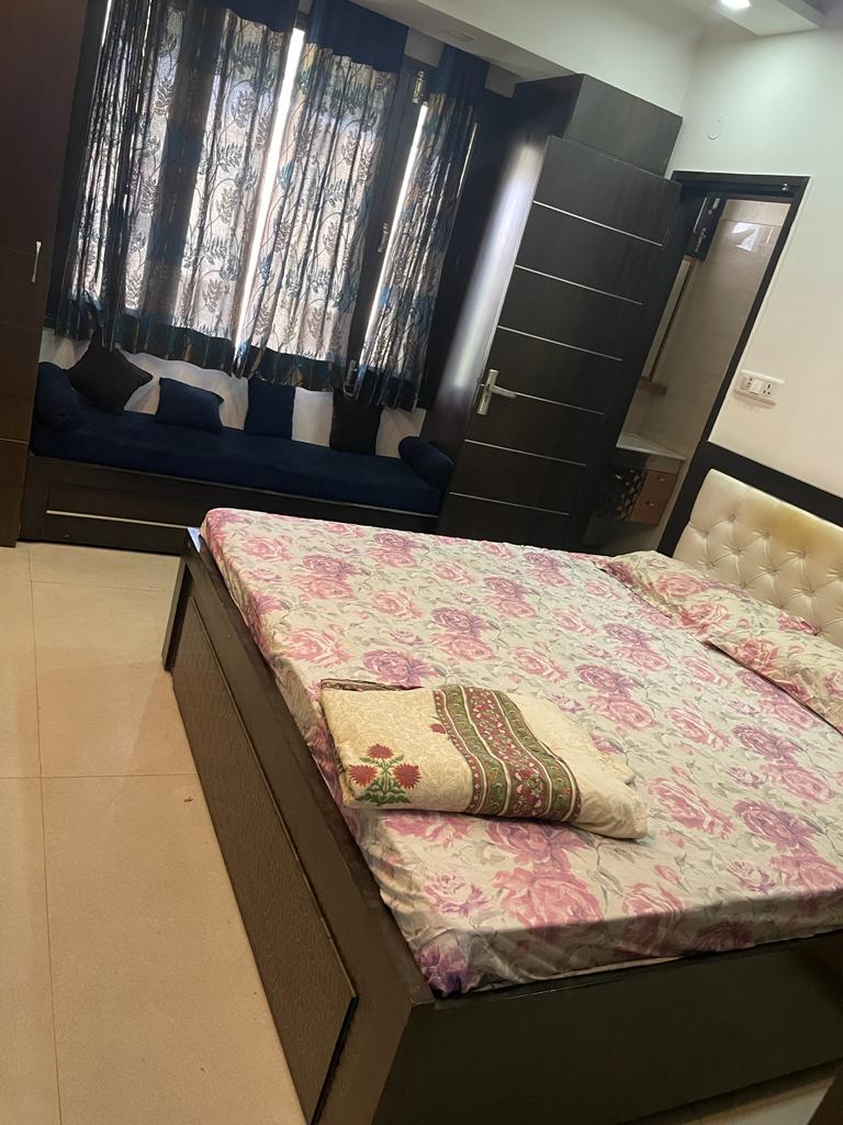 2 BHK Apartment For Rent in Madhur Apartment
