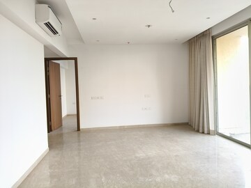 Room in 3 BHK Apartment at Hiranandani Lake Enclave Glendale, Thane West – for Rent