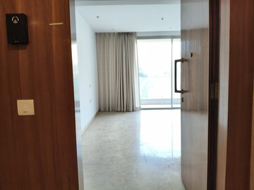 Room in 3 BHK Apartment at Hiranandani Lake Enclave Glendale, Thane West – for Rent