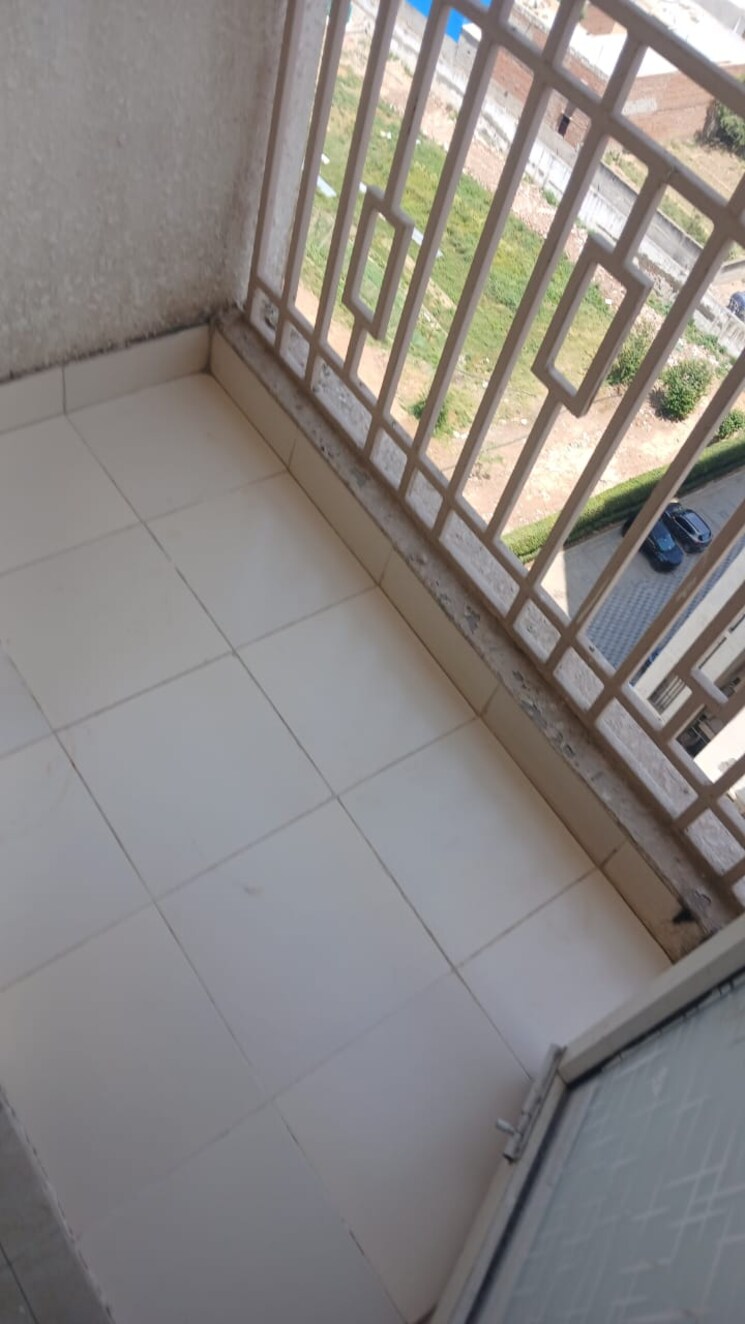 Balcony, shree-vardhman-mantra 2 Bedroom 800 Sq.Ft. Apartment In Sector 67 Gurgaon 8847144