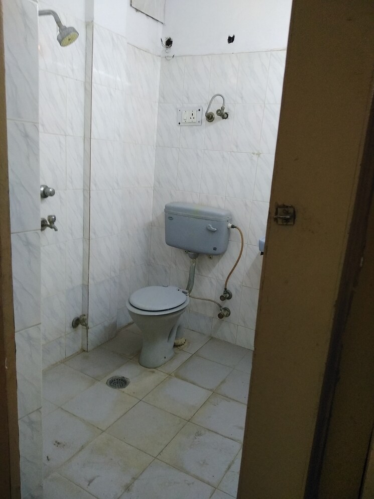 Bathroom, lajpat nagar 4 1 Bedroom 567 Sq.Ft. Builder Floor In Lajpat Nagar 4 Delhi 8847156