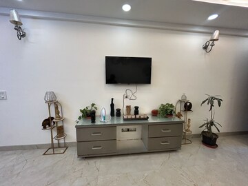Furnished Amenities in 3 BHK Builder Floor at Saket – for Rent