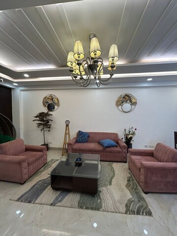 Furnished Amenities in 3 BHK Builder Floor at Saket – for Rent