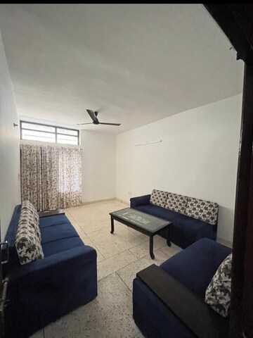 Living Room in 2 BHK Builder Floor at Sector 38 – for Rent