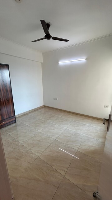 Room in 2 BHK Apartment at Gaur City 2 - 14th Avenue, Sector 16c Greater Noida – for Sale