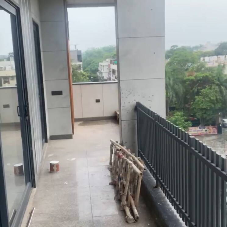Balcony, bu-sfs-flats 4 Bedroom 2700 Sq.Ft. Builder Floor In Varun Niketan Delhi 8847353