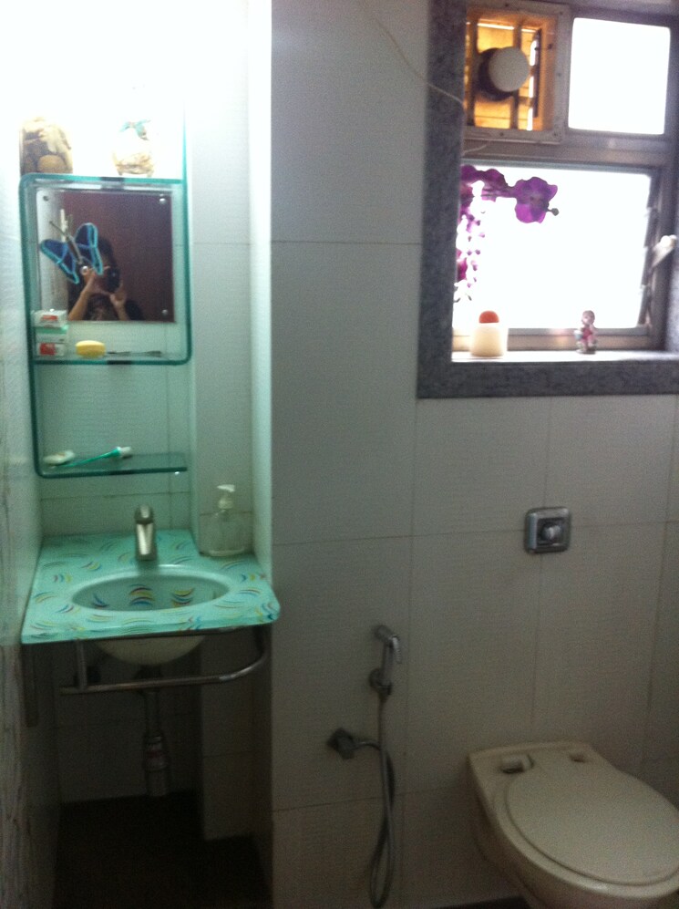 Bathroom, namaskar-apartment 2 Bedroom 650 Sq.Ft. Apartment In Santacruz East Mumbai 8847322