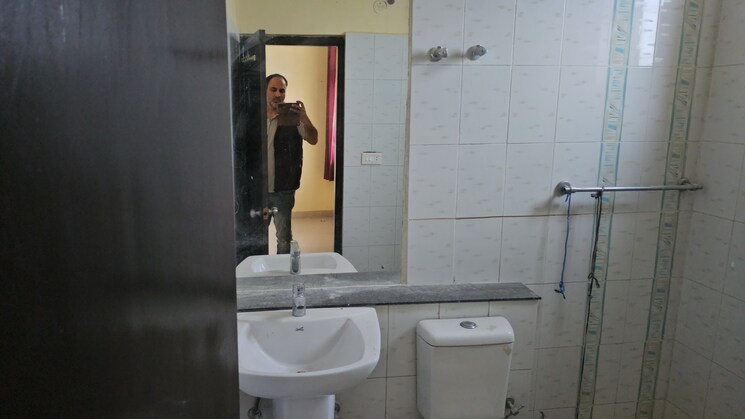 Bathroom, ansal-housing-woodbury 2 Bedroom 1200 Sq.Ft. Apartment In Patiala Road Zirakpur 8847320