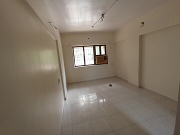 Room in 1 BHK Apartment at Sarkar Residency, Mazgaon – for Rent