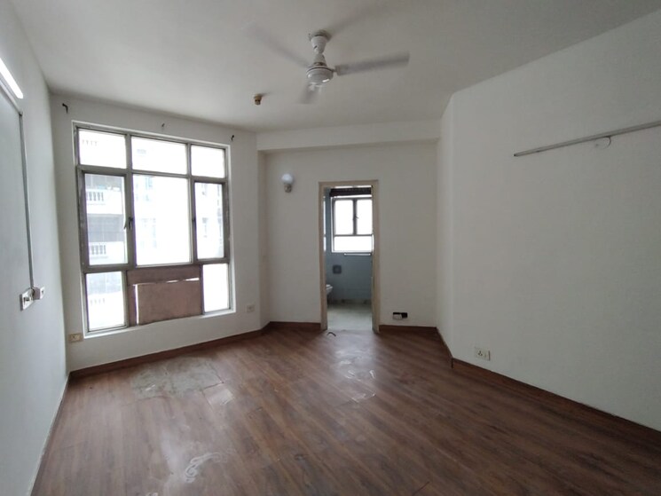 Room, emaar-emerald-estate 2 Bedroom 1020 Sq.Ft. Apartment In Sector 65 Gurgaon 8847434