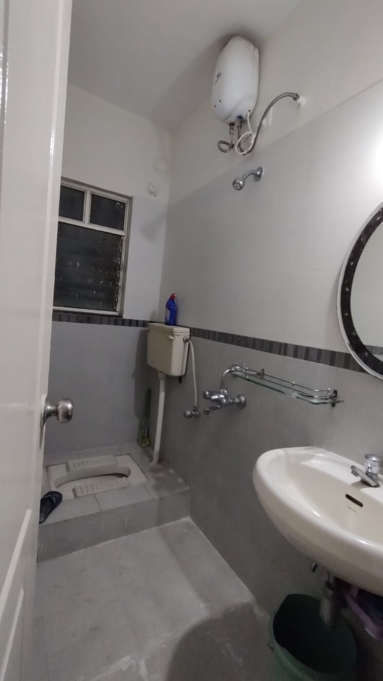 Bathroom, gulmohar-helios 2 Bedroom 800 Sq.Ft. Apartment In Kharadi Pune 8847430