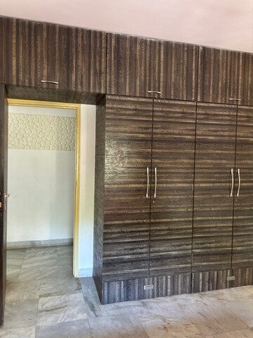 Room in 2 BHK Apartment at Hiranandani Gardens Silver Oak, Powai – for Rent