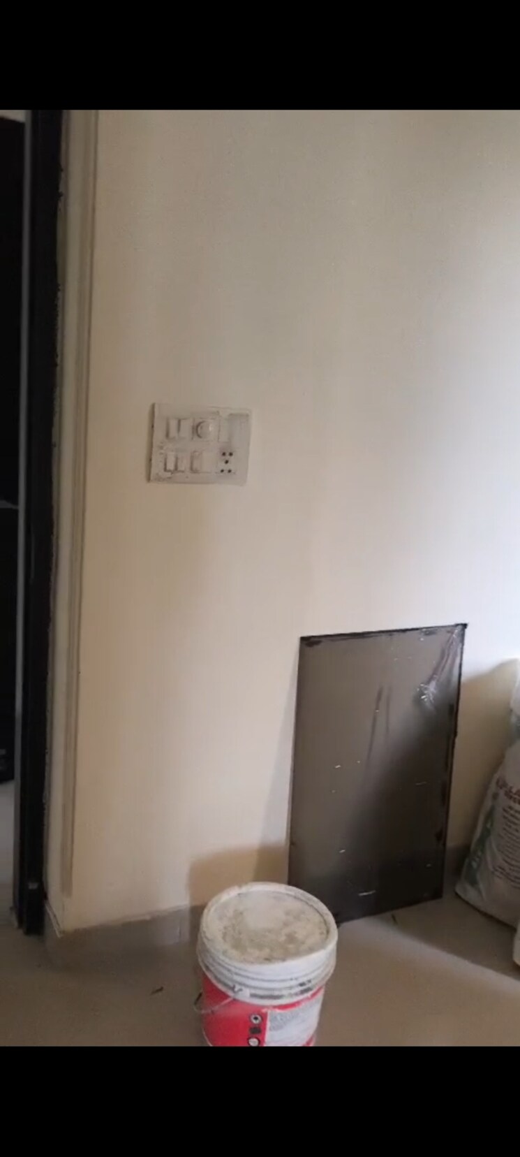 Room, purvanchal-silver-city 2.5 Bedroom 1135 Sq.Ft. Apartment In Sector 93 Noida 8847450