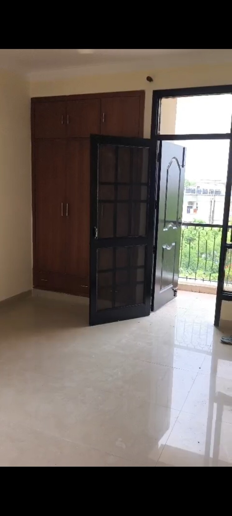 Room, purvanchal-silver-city 2.5 Bedroom 1135 Sq.Ft. Apartment In Sector 93 Noida 8847450