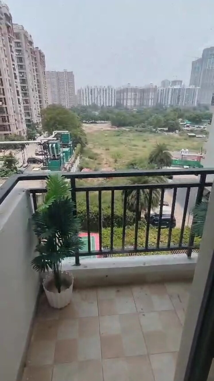 Balcony, sethi-max-royale 2.5 Bedroom 1105 Sq.Ft. Apartment In Sector 76 Noida 8847476