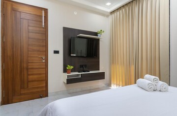 Room in 3 BHK Apartment at Pioneer Park Presidia, Sector 62 – for Sale