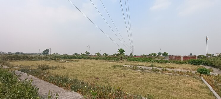 Garden, gt road  150 Sq.Yd. Plot In Gt Road Amritsar 8847483