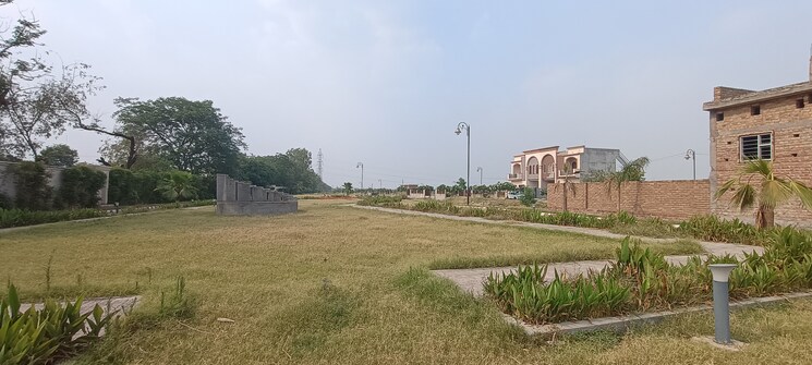 Garden, gt road  150 Sq.Yd. Plot In Gt Road Amritsar 8847483