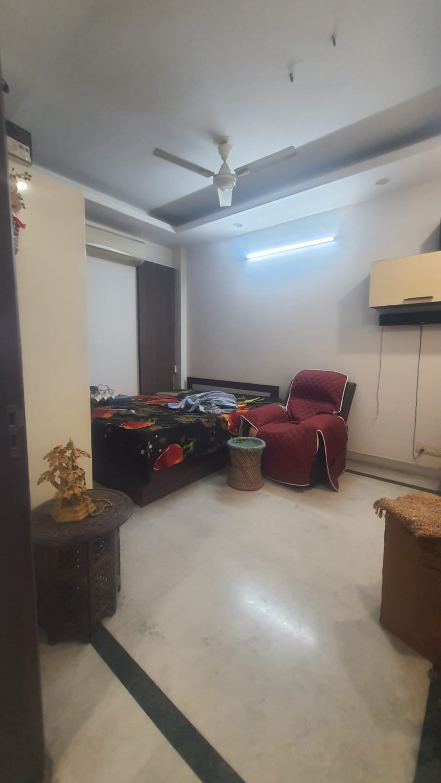 3 BHK + Pooja Room,Servant Room,Study Room Builder Floor For Sale in Unitech South City II