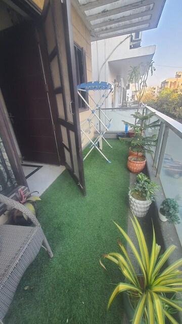 Balcony in 3 BHK Builder Floor at Unitech South City II, Sector 50 – for Sale