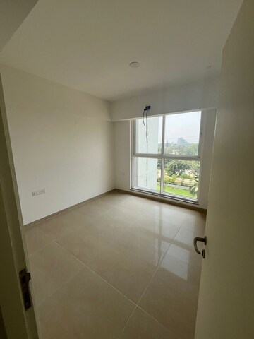 Room in 3 BHK Apartment at Emaar Palm Gardens, Sector 83 – for Sale