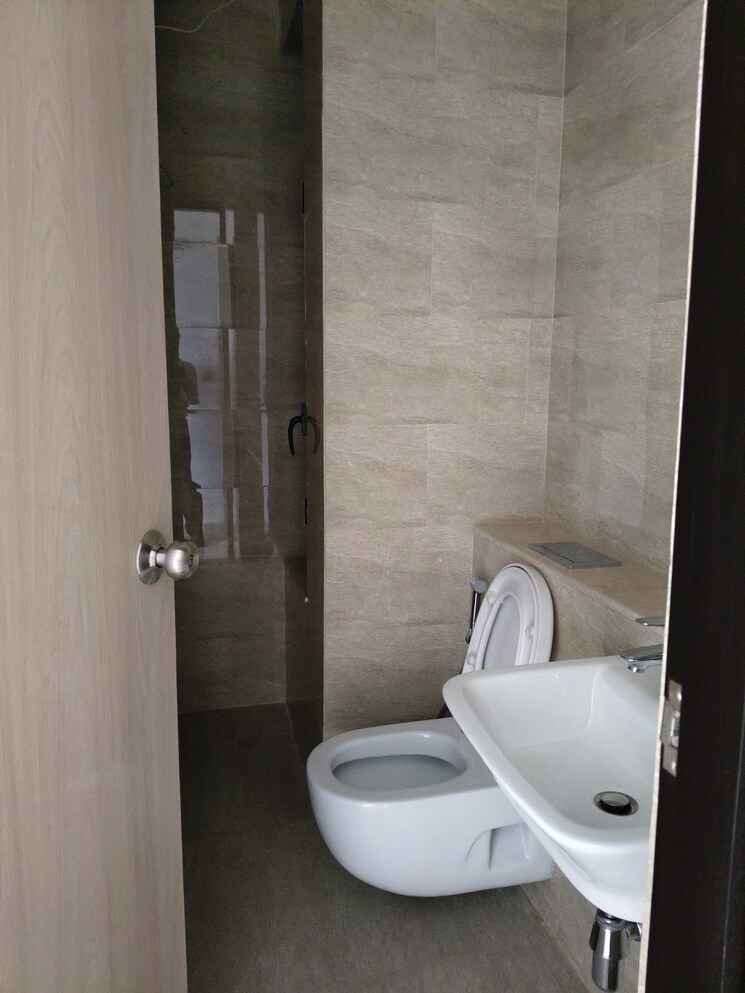 Bathroom, adani-ten-bkc 4 Bedroom 2080 Sq.Ft. Apartment In Bandra East Mumbai 8847546