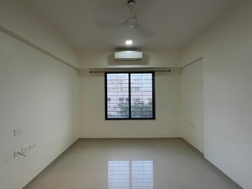 Room in 2 BHK Apartment at Tridhaatu Rudraksh, Chembur – for Rent