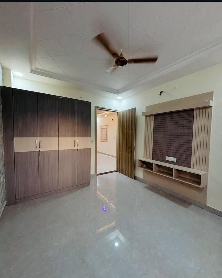 2 BHK + Pooja Room,Extra Room Builder Floor For Sale in Building Floor 
