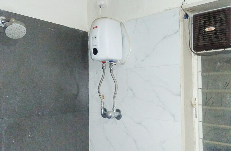 Bathroom, thane west Pg For Girls In Thane West 8847594