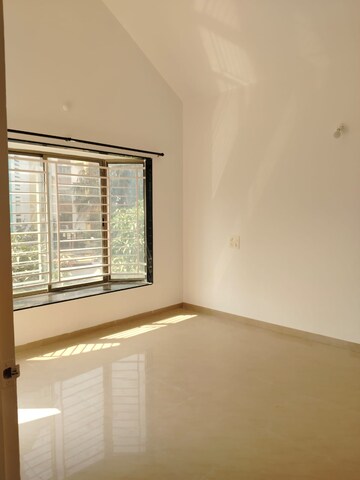 Room in 2 BHK Apartment at Dreams Rhythm, Bavdhan – for Rent