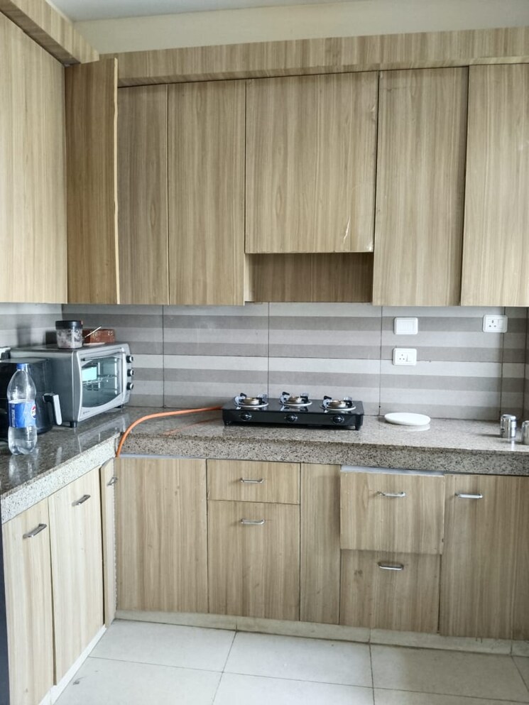 Kitchen, bestech-park-view-altura 3 Bedroom 2015 Sq.Ft. Apartment In Sector 79 Gurgaon 8847609