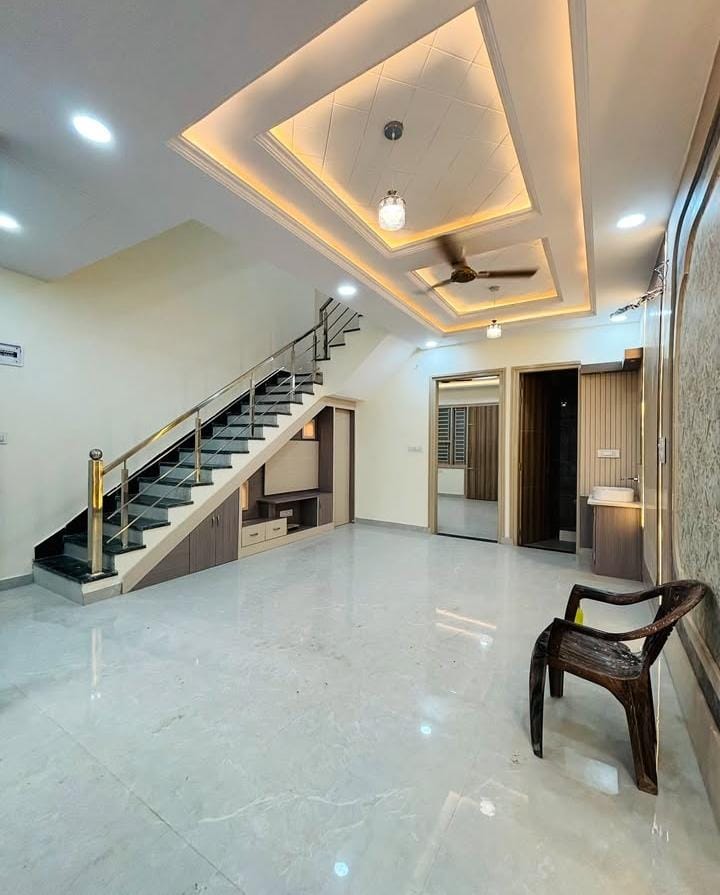 3 BHK + Pooja Room,Extra Room Builder Floor For Sale in Building Floor 