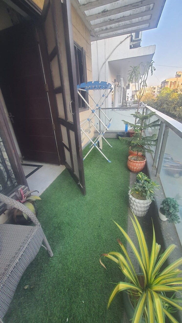 Balcony, unitech-singleton-floors-south-city 3 Bedroom 1600 Sq.Ft. Builder Floor In Sector 50 Gurgaon 8847649