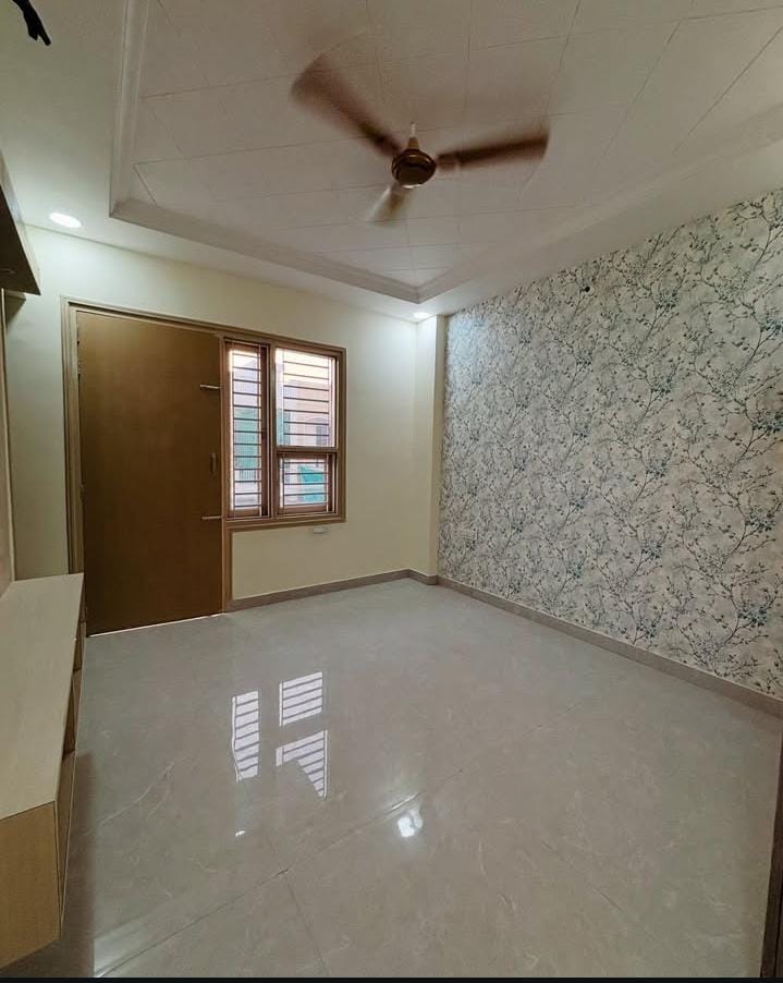 2 BHK + Pooja Room,Servant Room Builder Floor For Rent in Building Floor 