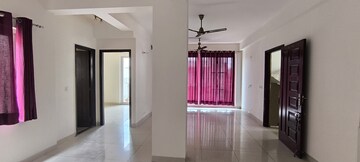 Building Lobby in 3 BHK Builder Floor at BPTP Amstoria, Sector 102 – for Rent