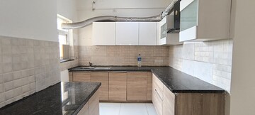 Kitchen in 3 BHK Builder Floor at BPTP Amstoria, Sector 102 – for Rent