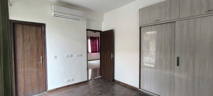 Room, bptp-amstoria 3 Bedroom 1924 Sq.Ft. Builder Floor In Sector 102 Gurgaon 8847667