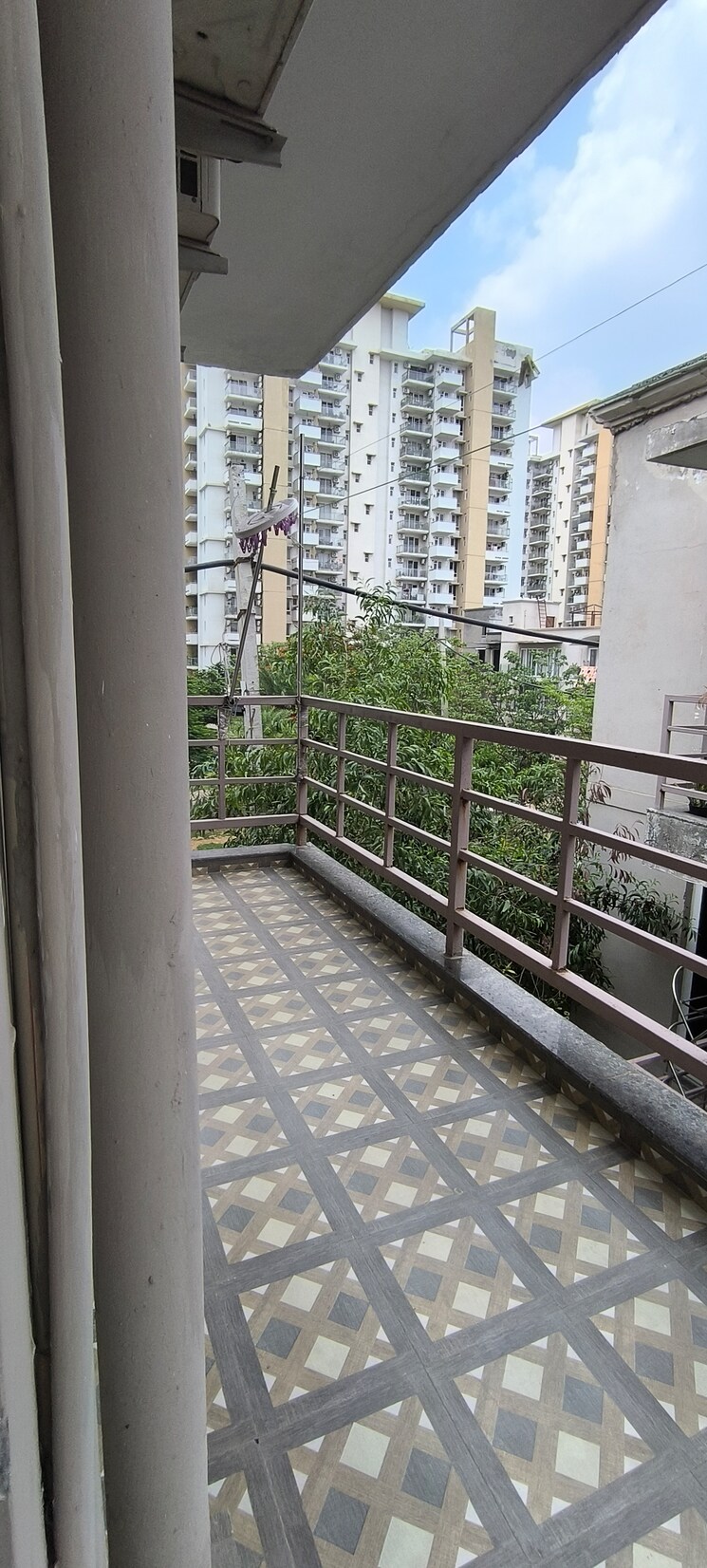 Balcony, bptp-amstoria 3 Bedroom 1924 Sq.Ft. Builder Floor In Sector 102 Gurgaon 8847667