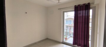 Room in 3 BHK Builder Floor at BPTP Amstoria, Sector 102 – for Rent