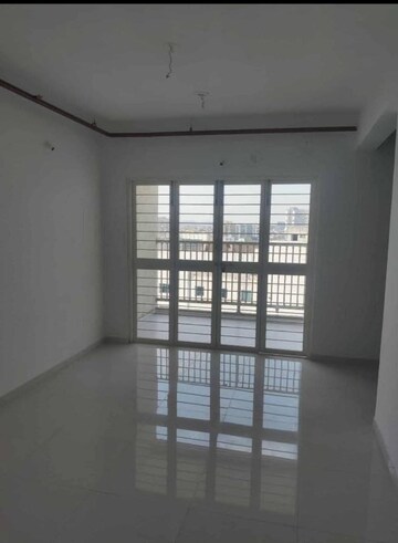 Room in 2 BHK Apartment at Goel Ganga Altus, Kharadi – for Rent