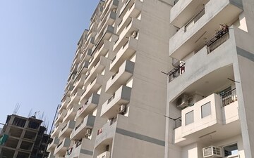 2 BHK Apartment For Rent in LR Bluemoon Homes, Raj Nagar Extension