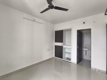 Room in 2 BHK Apartment at Puranik Rumah Bali, Ghodbunder Road – for Rent