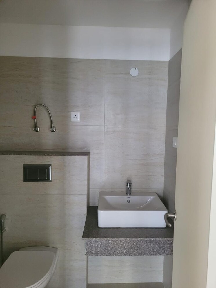 Bathroom, hero-homes-gurgaon 3 Bedroom 1359 Sq.Ft. Apartment In Sector 104 Gurgaon 8847729
