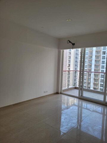 Room in 3 BHK Apartment at Hero Homes Gurgaon, Sector 104 – for Sale