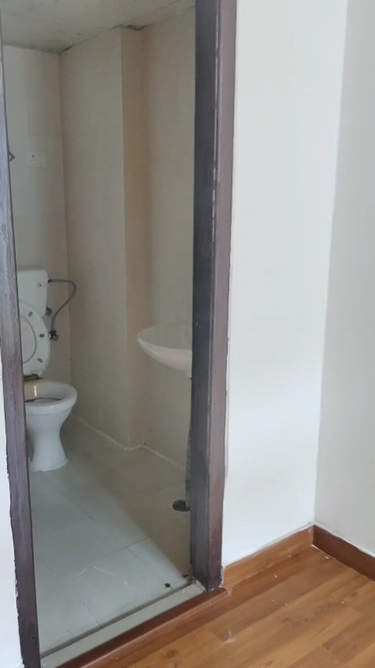 Bathroom, rishabh-cloud-9 2 Bedroom 1080 Sq.Ft. Apartment In Sector 1 Vaishali Ghaziabad 8847773