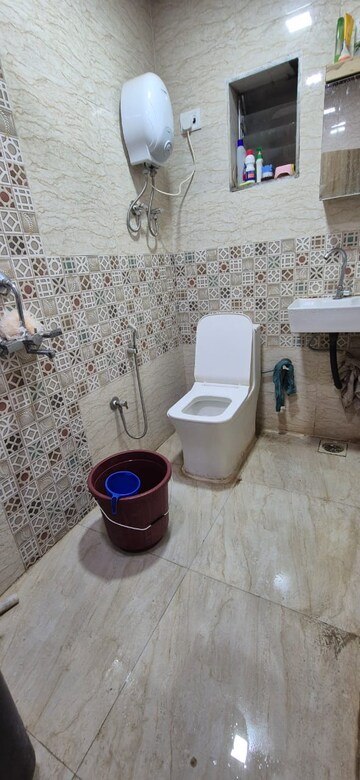 Bathroom in 1 BHK Apartment at Golden Isle, Goregaon East – for Rent