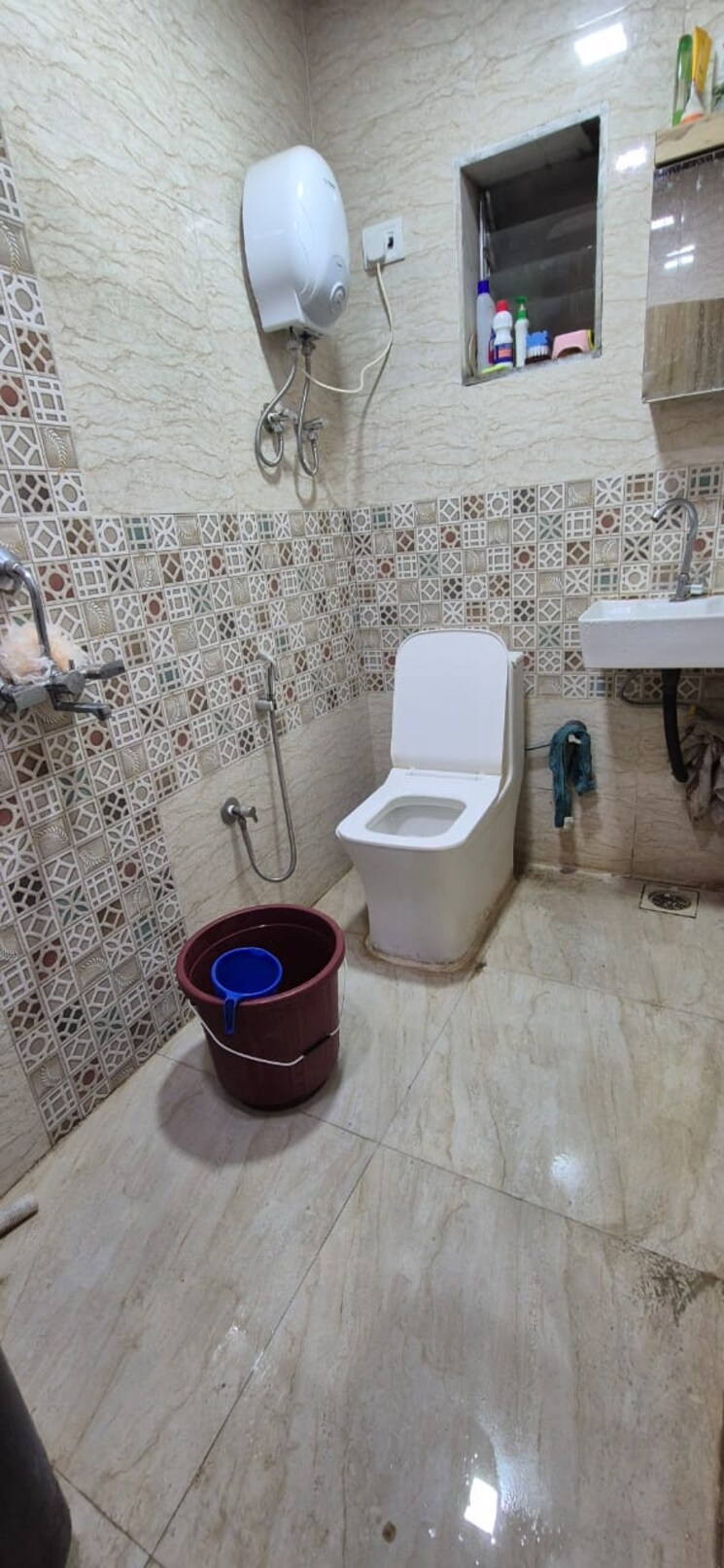 Bathroom, golden-isle 1 Bedroom 350 Sq.Ft. Apartment In Goregaon East Mumbai 8847807