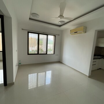 Room in 1 BHK Apartment at Lalani Velentine Apartment VI, Riddhi Gardens – for Rent